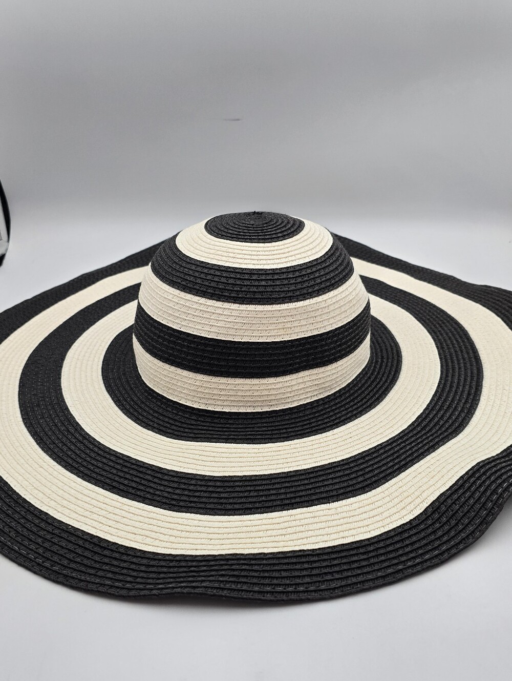 Women's Wide Brim Striped Paper/Polyester Sun Hat